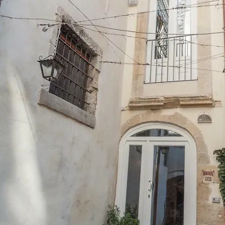 Domus 1333 Al Duomo Tatil Evi