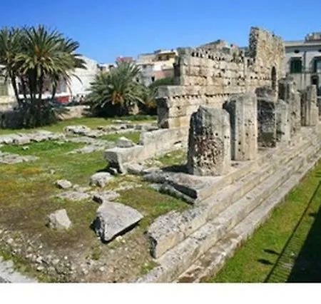 Domus 1333 Al Duomo Tatil Evi *